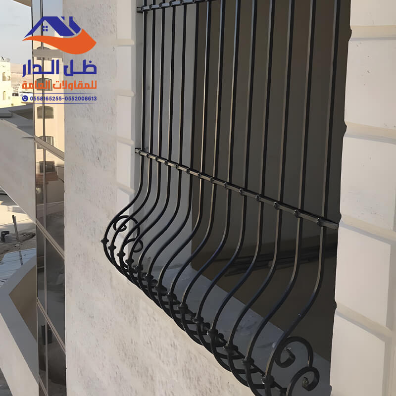 شبابيك حديد سوداء