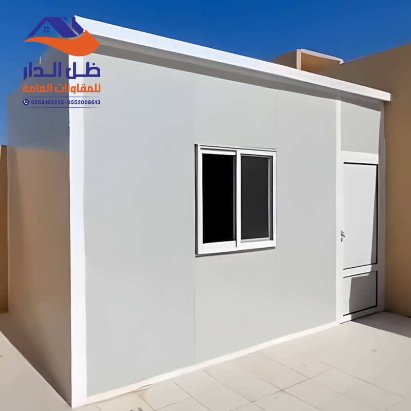 غرفة اضافية للشغالة وللعمال مصنوعة من الساندوتش بانل