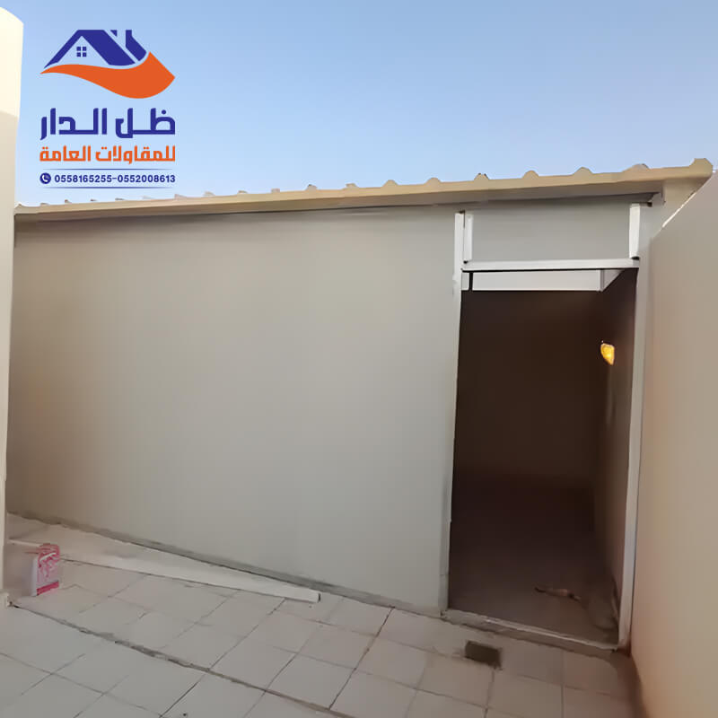 بناء ملاحق ساندوتش بانل للسطح